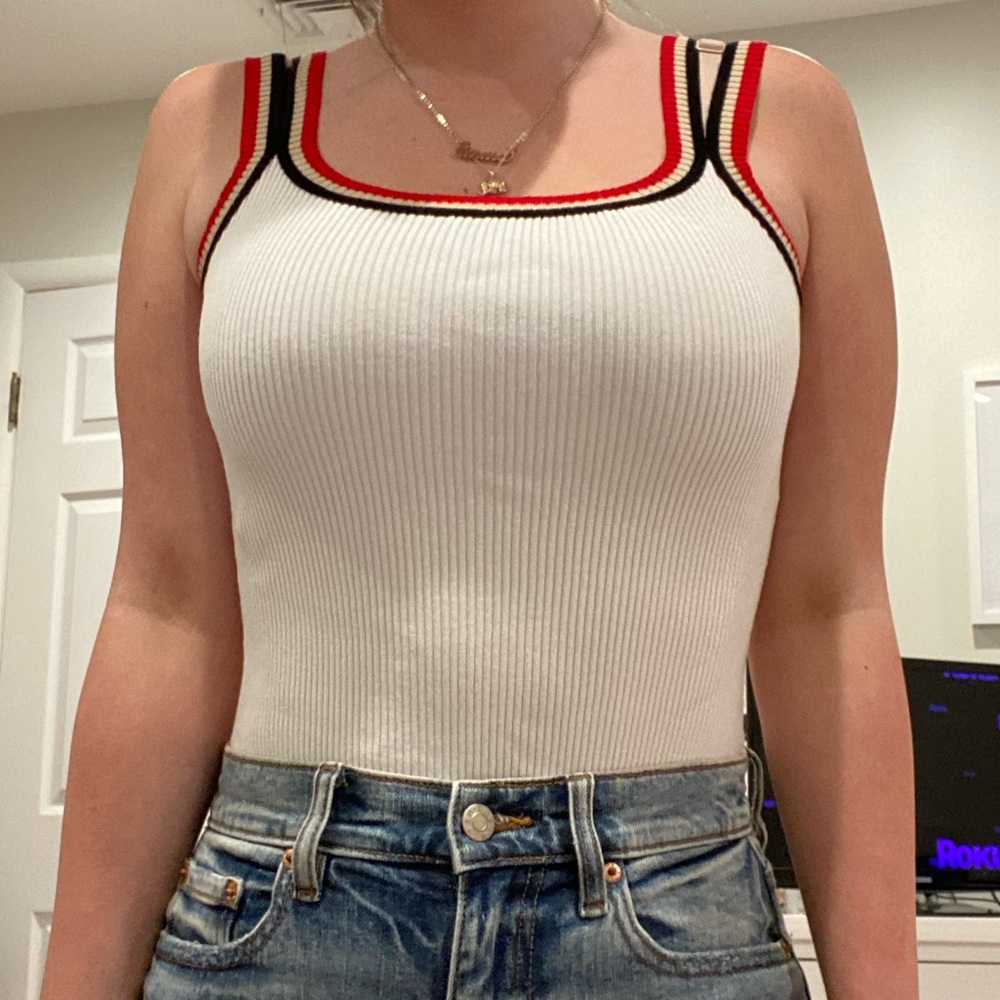 Sweater material bodysuit🤍🖤❤️